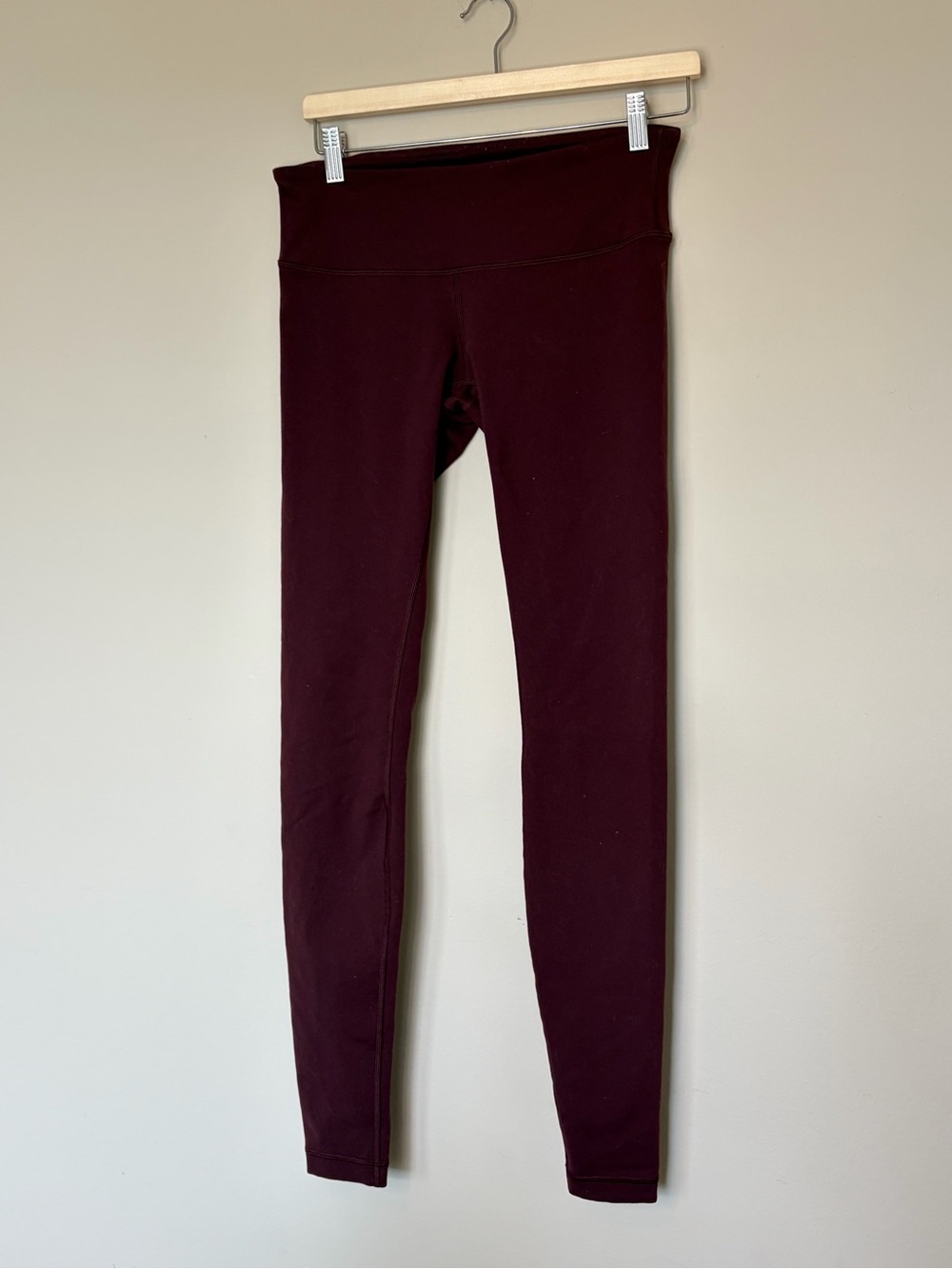 lululemon athletica low waist Wunder Under long in burgandy